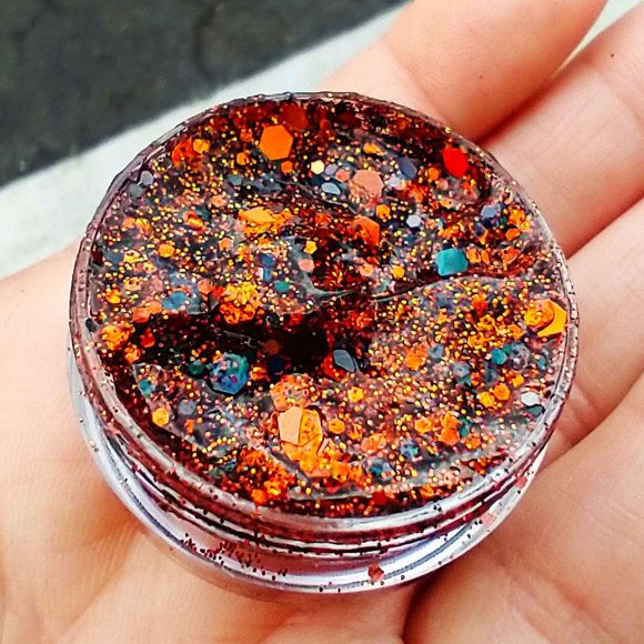 Alchemy Workshop Handmade Body Glitter Gel - Halloween Edition - Hallows (10ml) - Picture 9 of 9